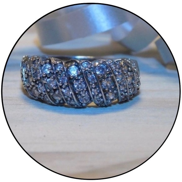 Sterling Silver 925 Ring 20$